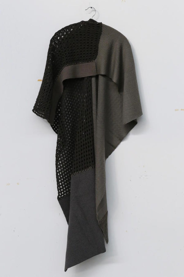 DEVOA shawl KAC-CMS gray
